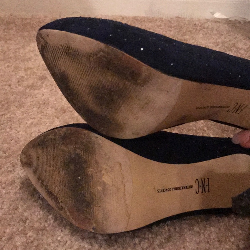 Navy Pumps - Picture 5 of 5
